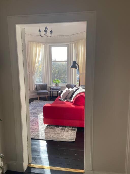Beautiful Traditional Flat In The Center Of Largs. ภายนอก รูปภาพ